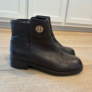 Tory Burch Junction Ankle Booties Boots Pebble Leather Brown Logo Size 6.5